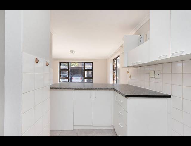 1 BEDROOM PROPERTY TO RENT IN WINDSOR PARK